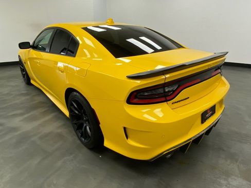 Used 2017 Dodge Charger R/T Scat Pack w/ Dynamics Package RWD image 4