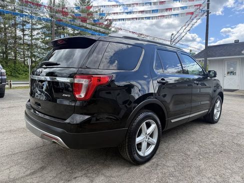 Used 2017 Ford Explorer XLT AWD/4WD image 6