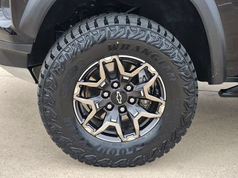 Used 2025 Chevrolet Colorado ZR2 AWD/4WD image 18