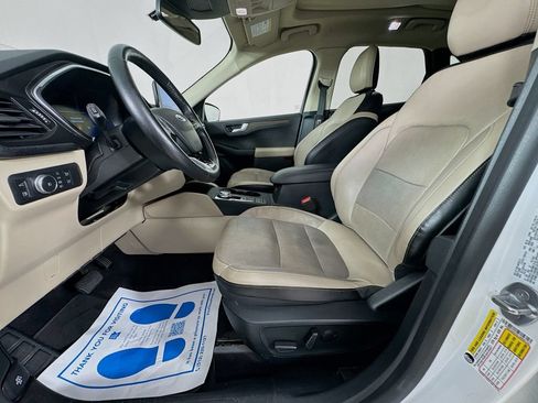 Used 2020 Ford Escape Titanium w/ Titanium Premium Package 2.0 FWD image 26