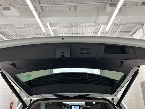 New 2026 Volkswagen Atlas SE FWD image 36