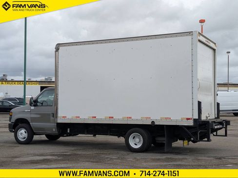 Used 2017 Ford E-350 and Econoline 350 Super Duty image 5