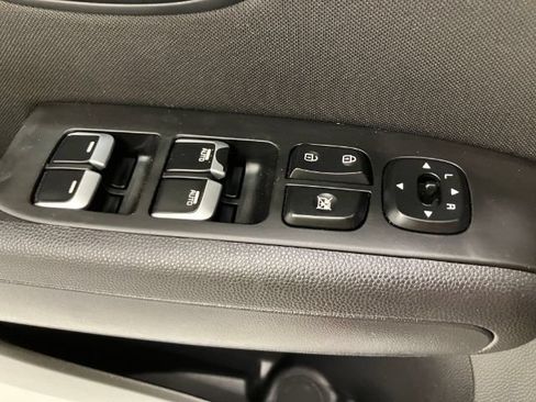 Used 2018 Kia Soul + FWD image 33