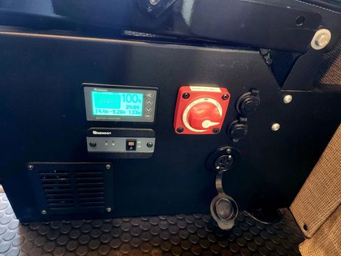 Used 2019 Mercedes-Benz Sprinter 2500 w/ Premium Plus Package image 25