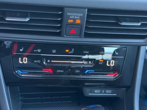 New 2026 Volkswagen Jetta SE FWD image 18