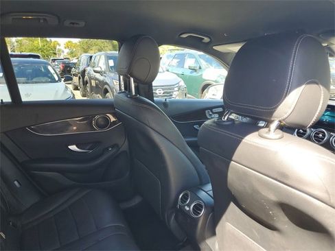 Used 2020 Mercedes-Benz GLC 300 image 30