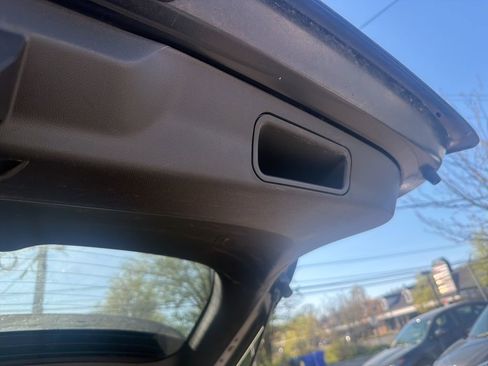 Used 2023 Chevrolet TrailBlazer RS w/ Convenience Package image 16