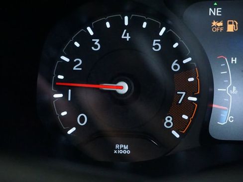 New 2026 Jeep Compass Latitude image 38