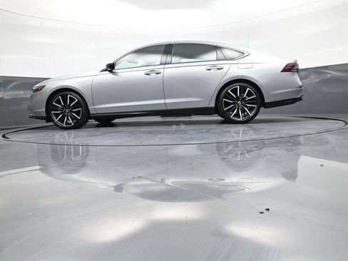 Certified 2025 Honda Accord Touring image 32