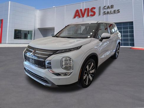Used 2025 Mitsubishi Outlander SE FWD image 1