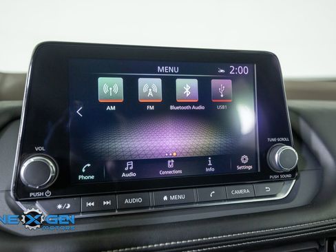 Used 2022 Nissan Rogue SV FWD image 17