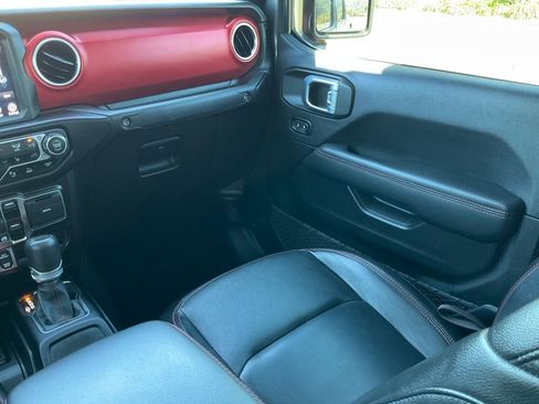 Used 2021 Jeep Gladiator Rubicon image 34