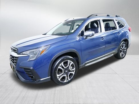 Used 2023 Subaru Ascent Limited w/ Technology Package AWD/4WD image 3