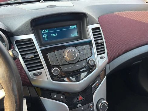 Used 2014 Chevrolet Cruze LT FWD image 11