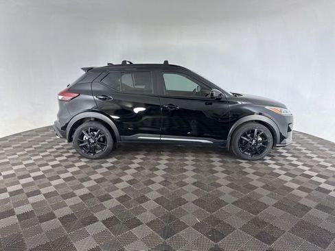 Used 2023 Nissan Kicks SR w/ SR Premium Package image 5