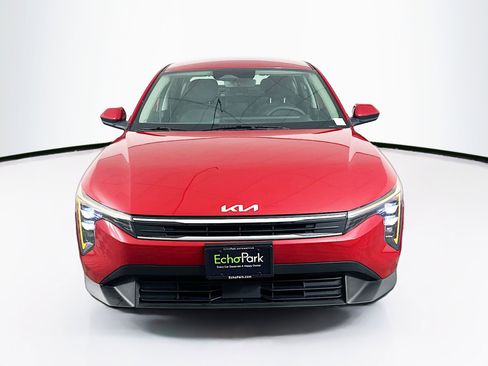 Used 2025 Kia K4 LXS image 2