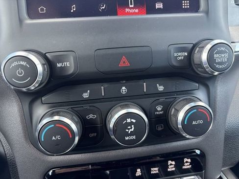 Used 2022 RAM 1500 Big Horn AWD/4WD image 4