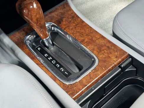 Used 2005 Buick LaCrosse CXS w/ Chrome Appearance Package image 31