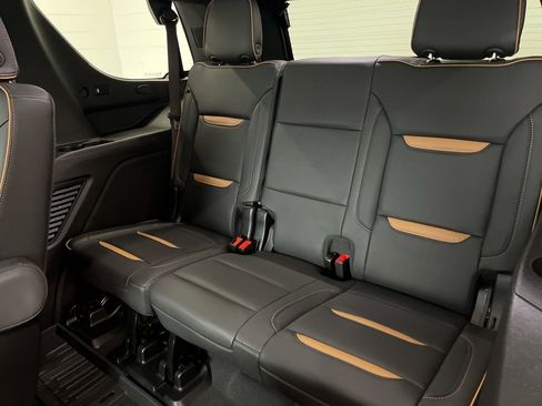Used 2024 GMC Yukon AT4 w/ AT4 Premium Package AWD/4WD image 34