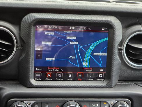 Used 2020 Jeep Gladiator Overland AWD/4WD image 8