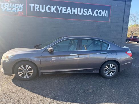 Used 2015 Honda Accord LX image 2