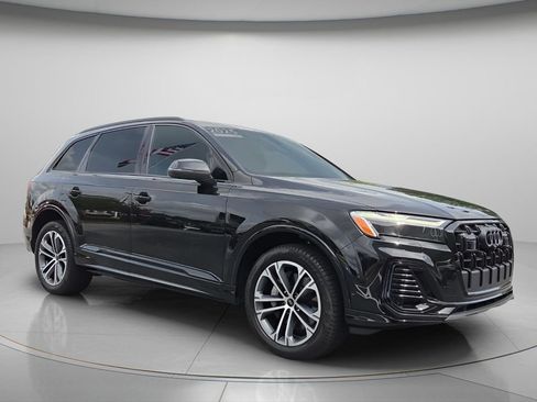 Certified 2025 Audi Q7 2.0T Premium Plus w/ Premium Plus Package AWD/4WD image 9