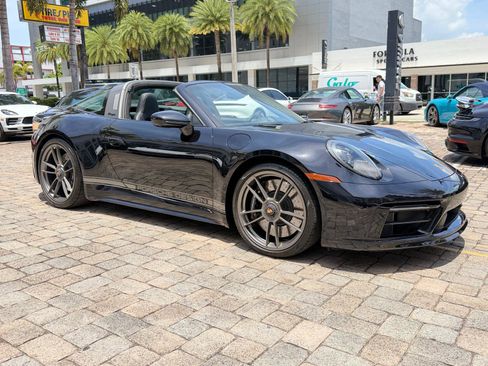 Used 2022 Porsche 911 50th Anniversary Edition AWD/4WD image 9