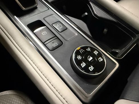 Used 2023 Nissan Pathfinder SL w/ SL Premium Package image 39