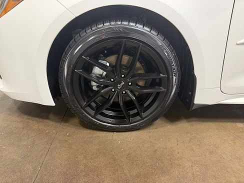 Used 2021 Toyota Corolla SE image 89