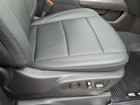 Used 2024 Chevrolet Silverado 2500 LTZ w/ LTZ Convenience Package image 16