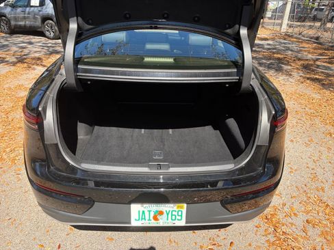 Used 2025 Toyota Crown XLE image 27