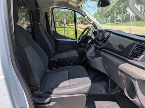Used 2024 Ford Transit 250 Low Roof w/ Exterior Upgrade Package RWD image 12
