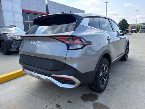 Used 2023 Kia Sportage LX AWD/4WD image 4