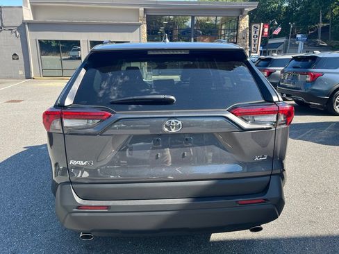 Used 2025 Toyota RAV4 XLE w/ Convenience Package FWD image 15