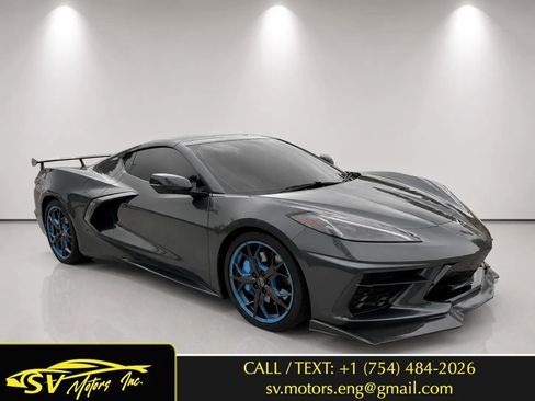 Used 2021 Chevrolet Corvette Stingray Premium Cpe w/ Z51 Performance Package RWD image 1