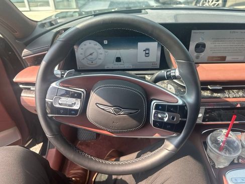 Used 2024 Genesis G90 3.5T AWD/4WD image 3