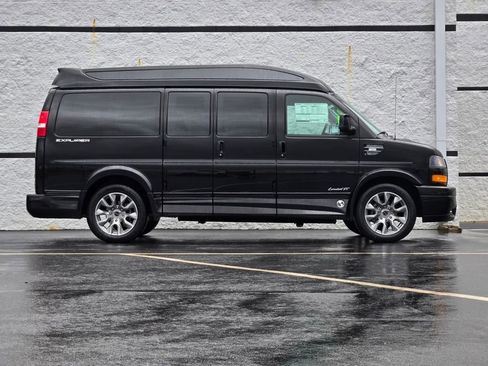 New 2025 GMC Savana 2500 w/ Driver Convenience Package image 9