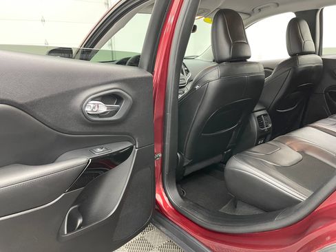 Used 2021 Jeep Cherokee Latitude Plus FWD image 36