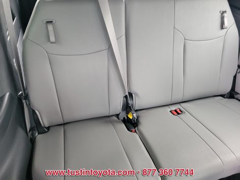 Used 2025 Toyota Sienna XLE w/ XLE Plus Package AWD/4WD image 15