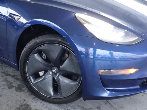 Used 2018 Tesla Model 3 Mid Range RWD image 4