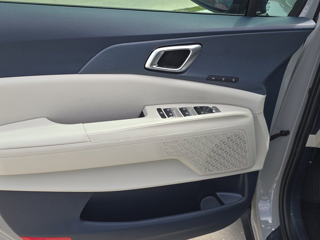 New 2026 Kia Carnival EX FWD image 19