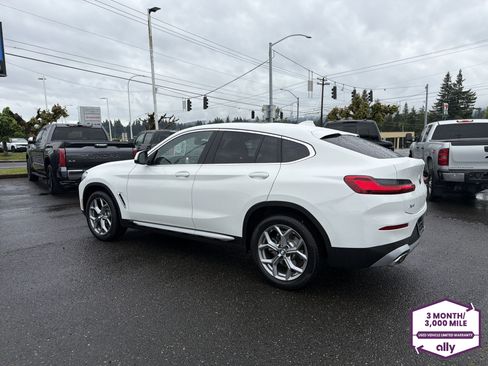 Used 2025 BMW X4 xDrive30i AWD/4WD image 3