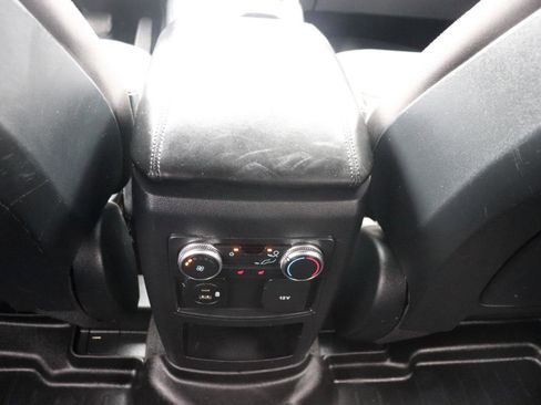 Used 2020 Ford Explorer XLT w/ Comfort Package image 22