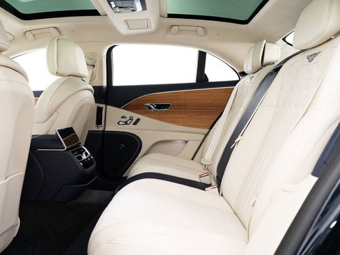 New 2026 Bentley Flying Spur Azure image 24
