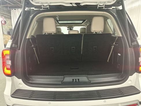 Used 2023 Ford Expedition Limited image 24