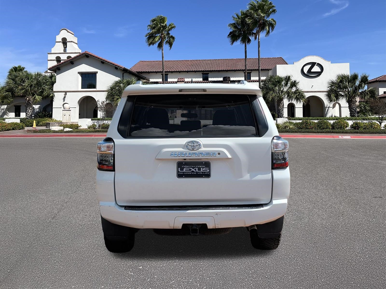Used 2017 Toyota 4Runner SR5 Premium RWD image 3