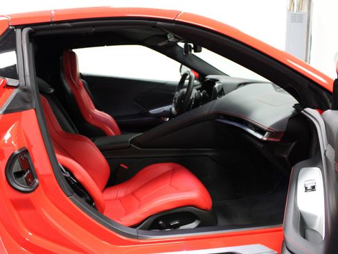 Used 2024 Chevrolet Corvette Stingray Convertible w/ 1LT image 14