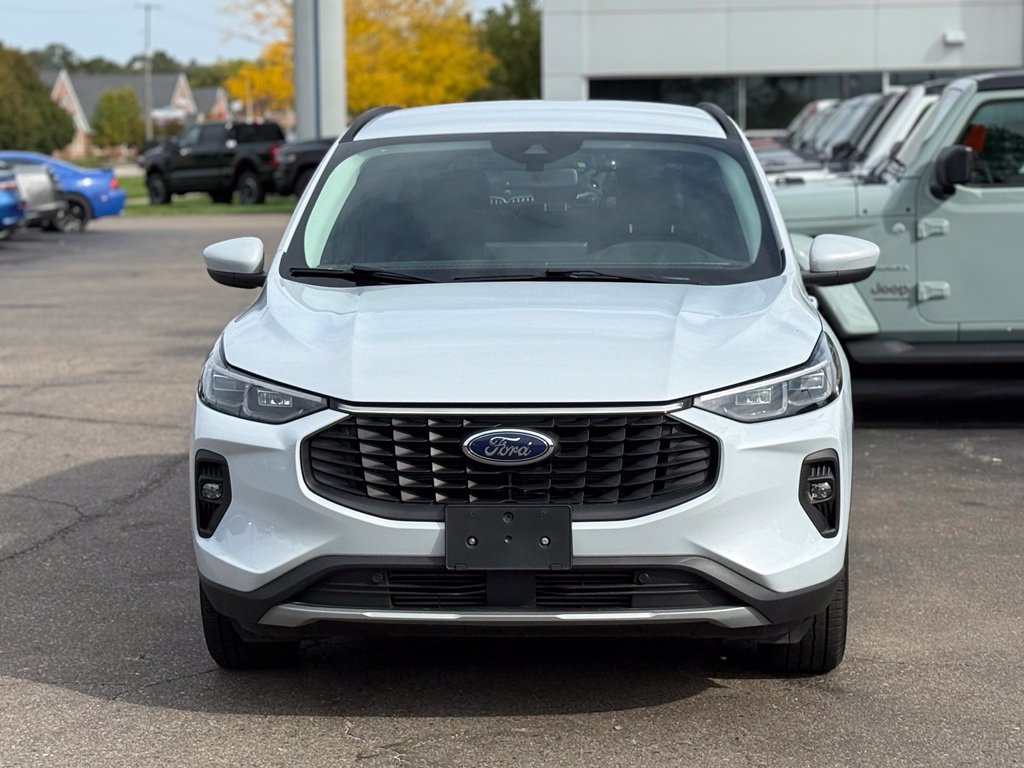 Certified 2025 Ford Escape Platinum AWD/4WD image 75
