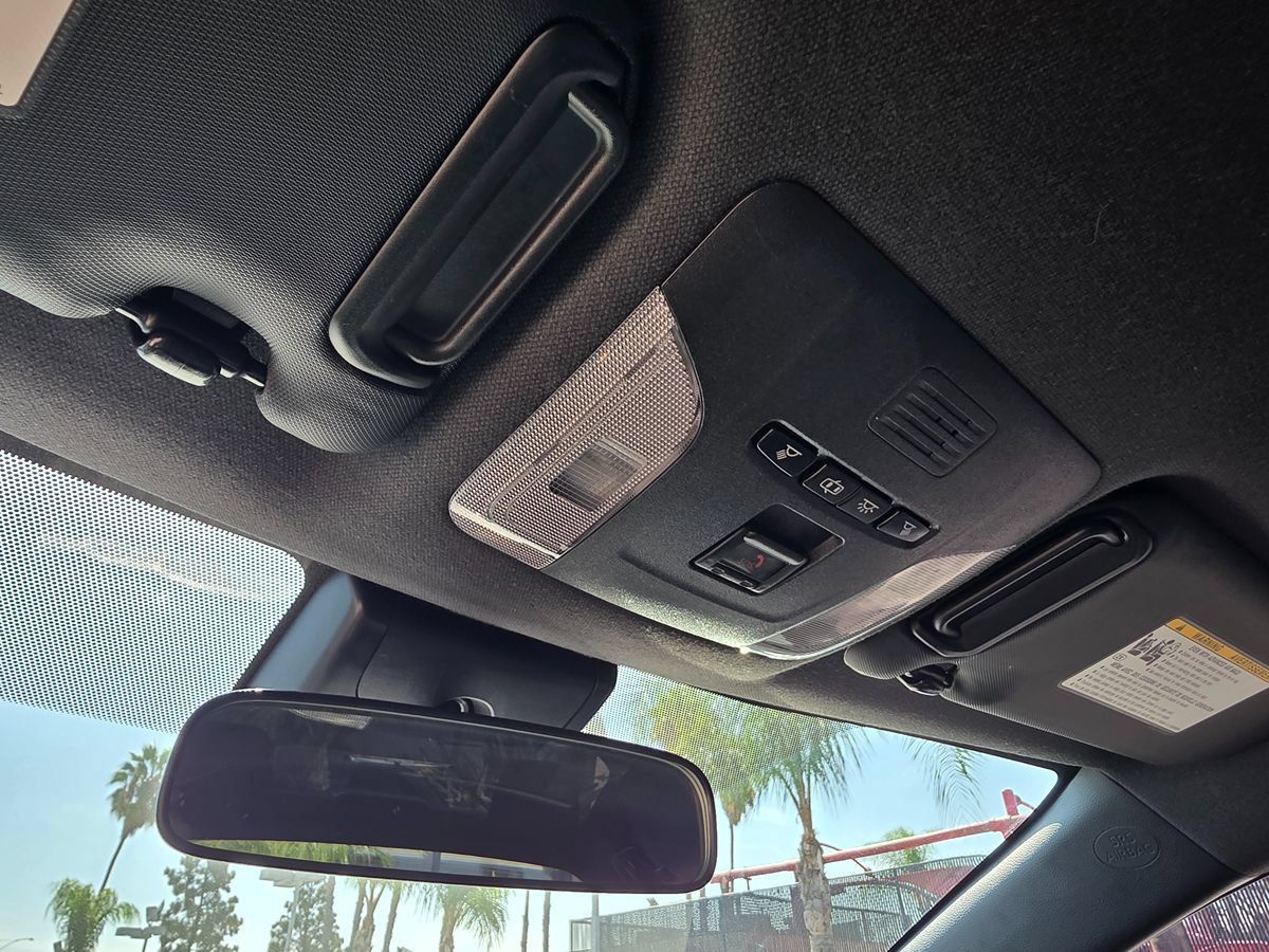 Used 2021 Toyota Corolla SE FWD image 35