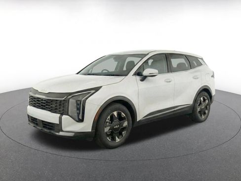Used 2026 Kia Sportage LX FWD image 3